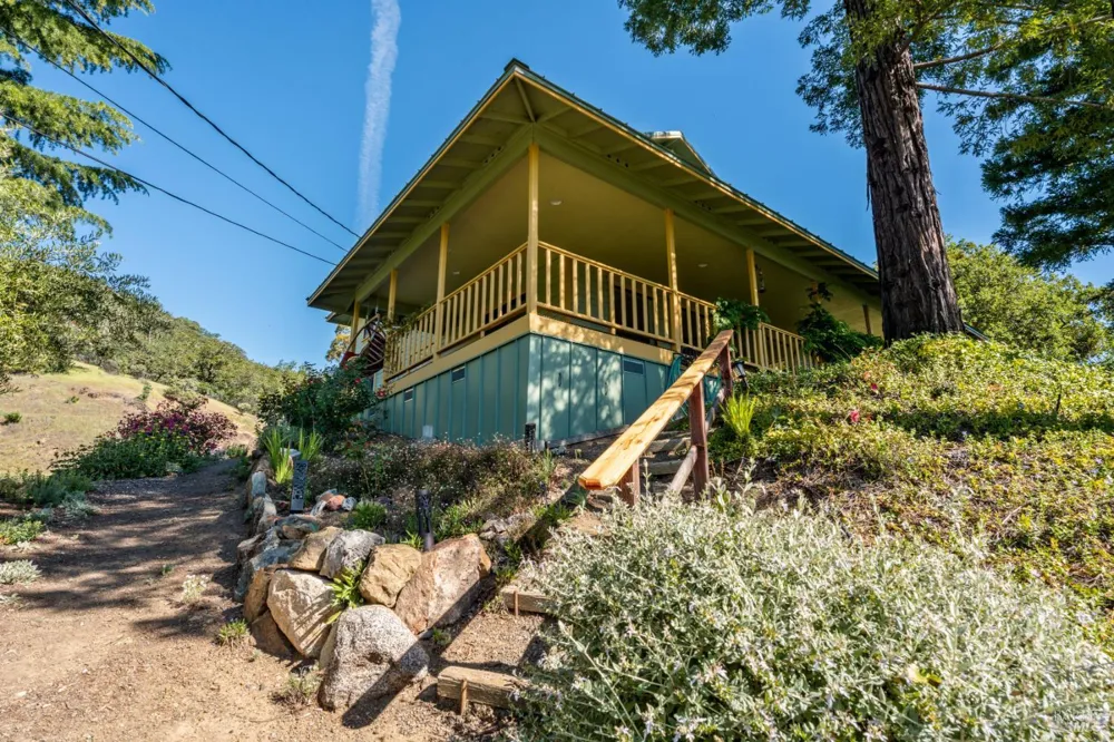 1455 Oak Knoll Road Ukiah, CA 95482