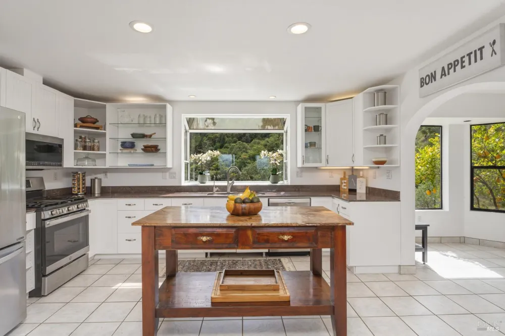 1455 Oak Knoll Road Ukiah, CA 95482