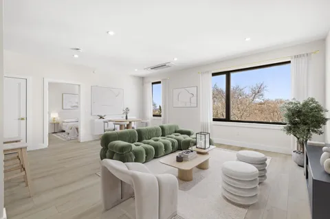 4525 BERGENWOOD AVE