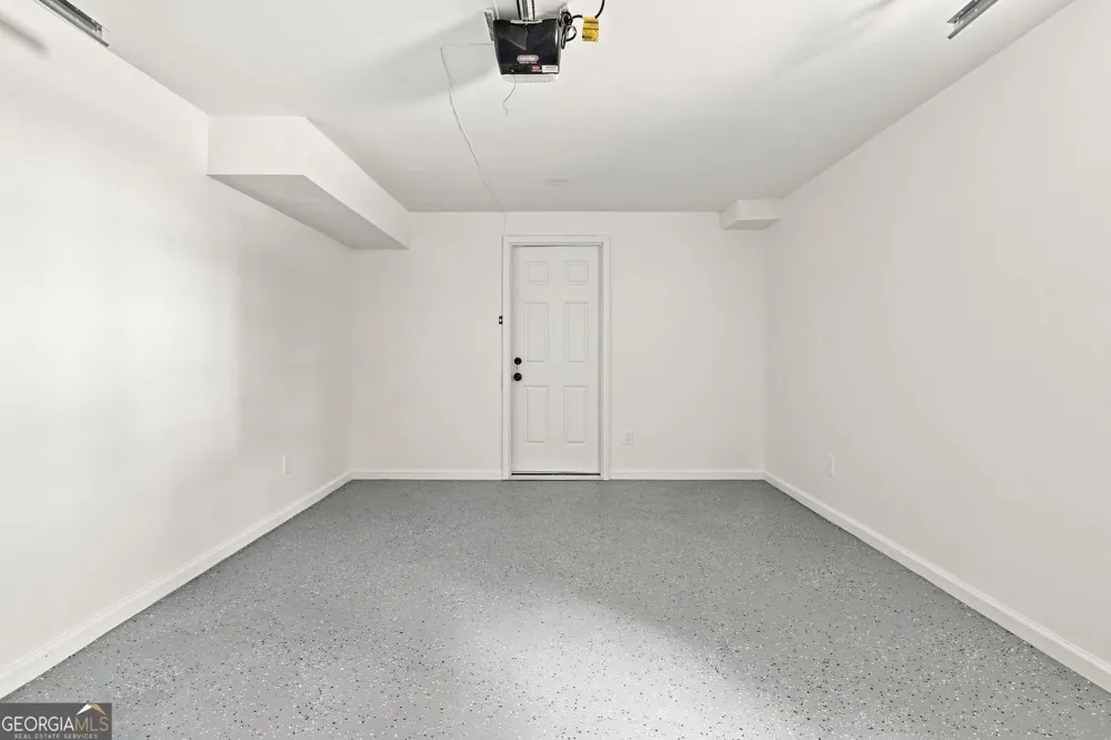 302 Hickory LN Canton, GA 30115