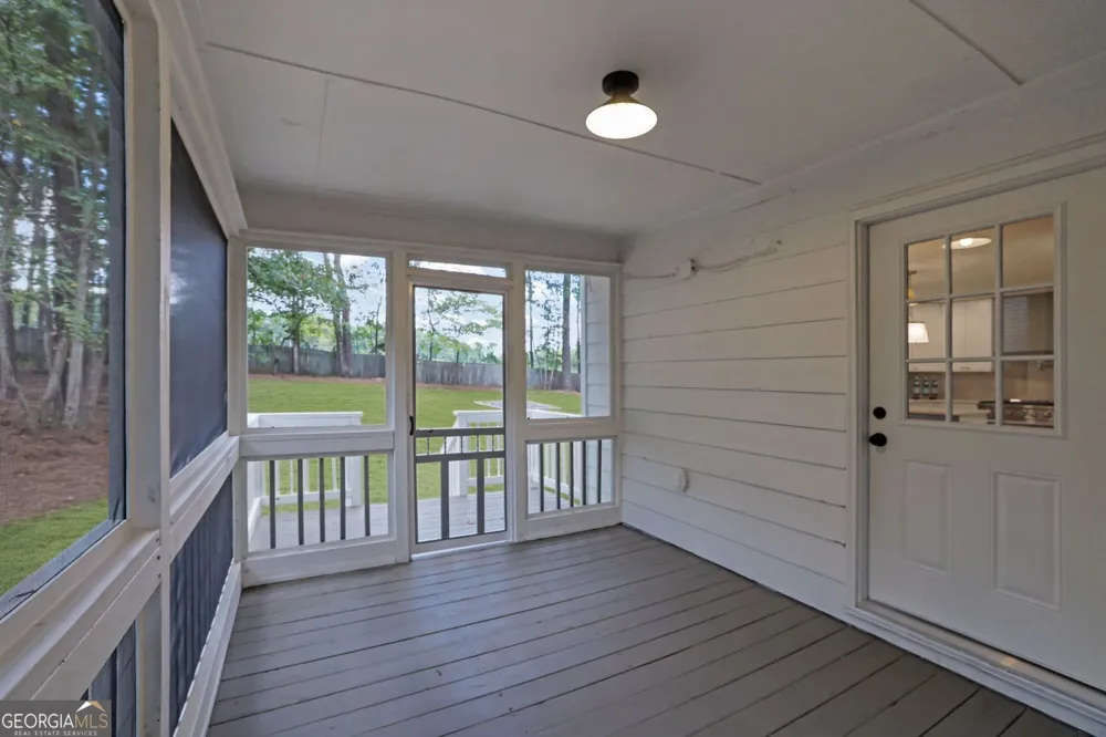302 Hickory LN Canton, GA 30115