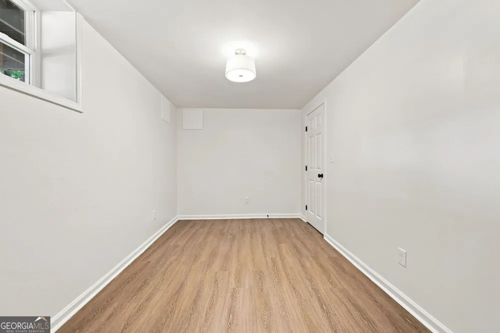 302 Hickory LN Canton, GA 30115
