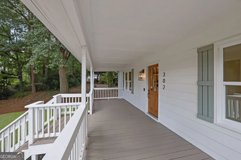 302 Hickory LN Canton, GA 30115