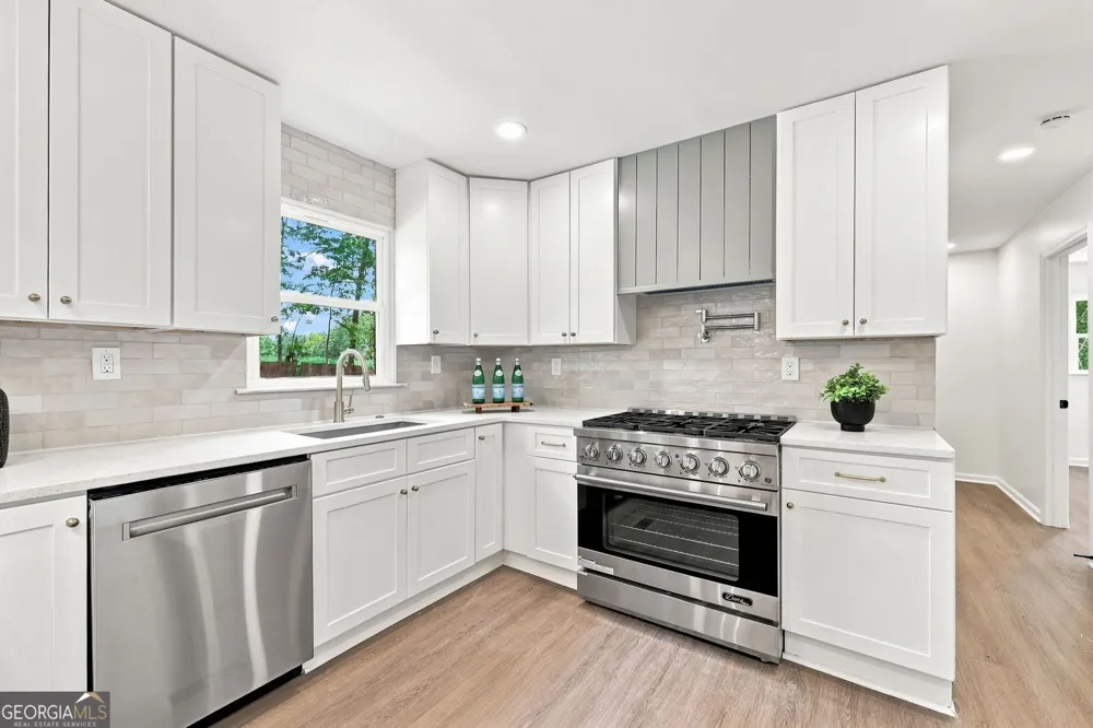 302 Hickory LN Canton, GA 30115