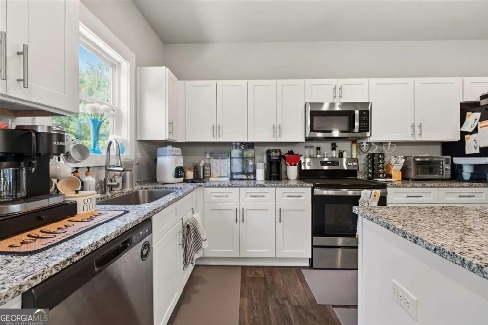 76 Wisteria LN Mansfield, GA 30055