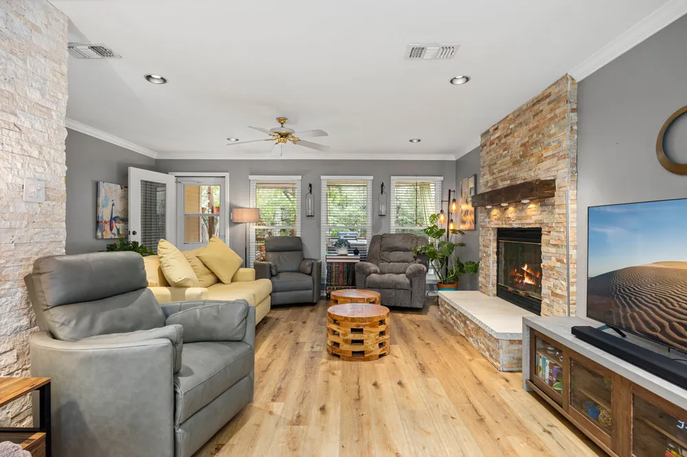 20 Westwood Drive Wimberley, TX 78676