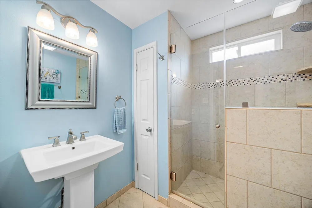 20 Westwood Drive Wimberley, TX 78676