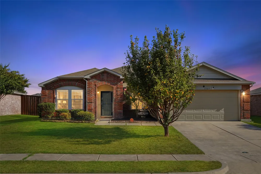1307 Eagles Nest Trail Krum, TX 76249