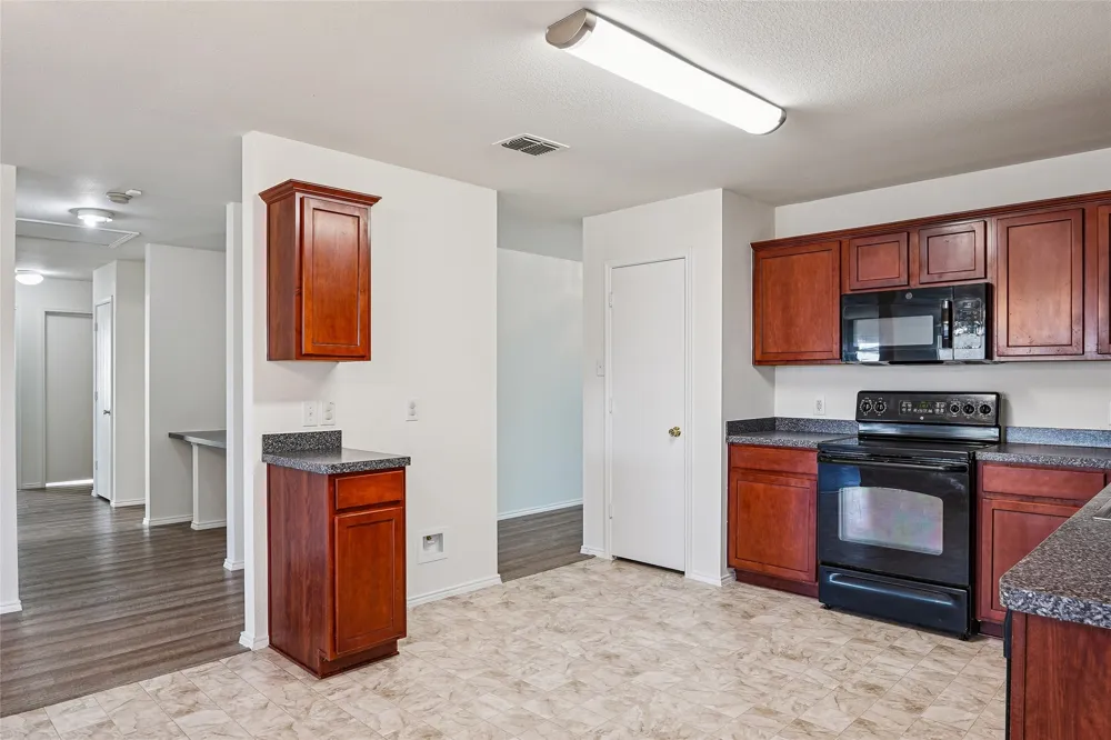 1307 Eagles Nest Trail Krum, TX 76249