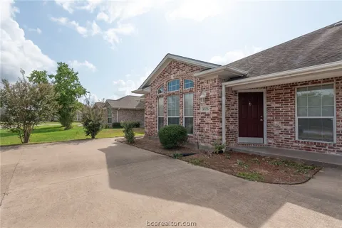 1004 Crepe Myrtle Court
