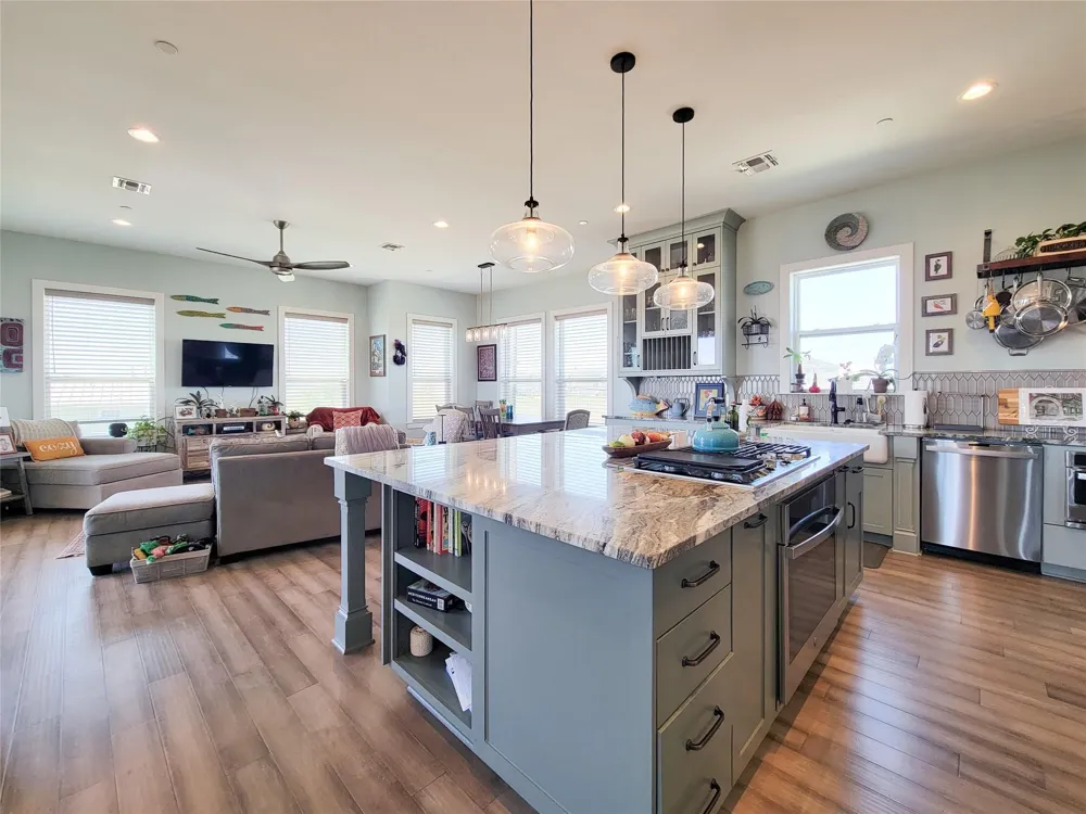 1001 Bamar Lane Galveston, TX 77554