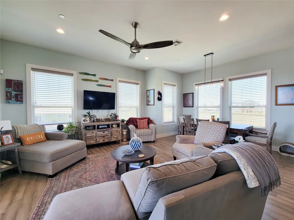 1001 Bamar Lane Galveston, TX 77554