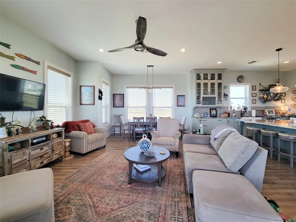 1001 Bamar Lane Galveston, TX 77554
