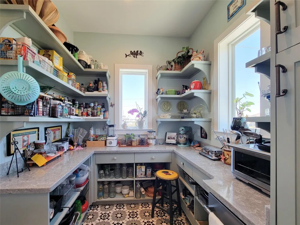 1001 Bamar Lane Galveston, TX 77554
