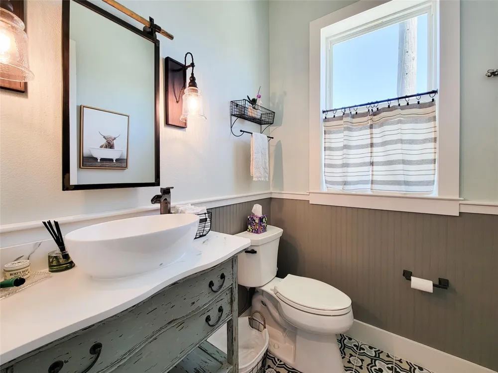 1001 Bamar Lane Galveston, TX 77554