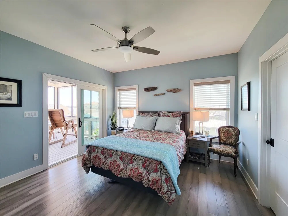 1001 Bamar Lane Galveston, TX 77554