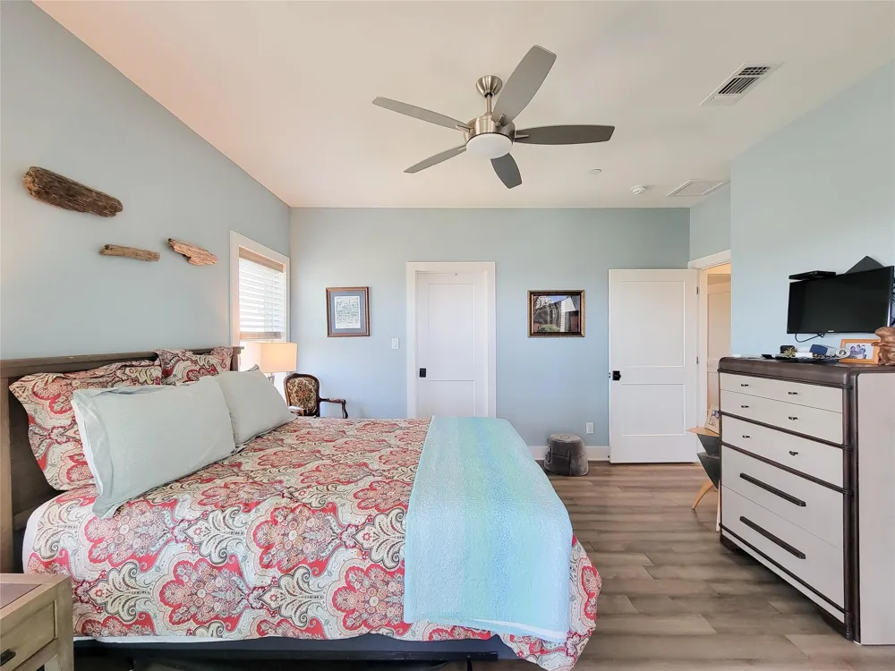 1001 Bamar Lane Galveston, TX 77554