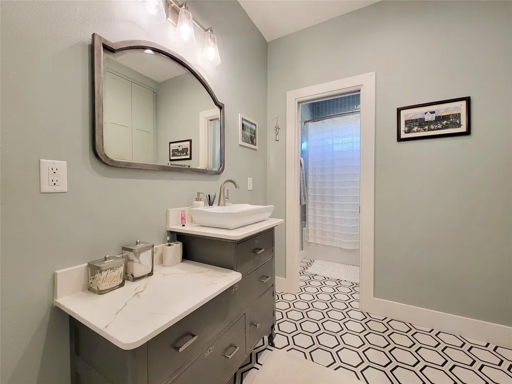 1001 Bamar Lane Galveston, TX 77554