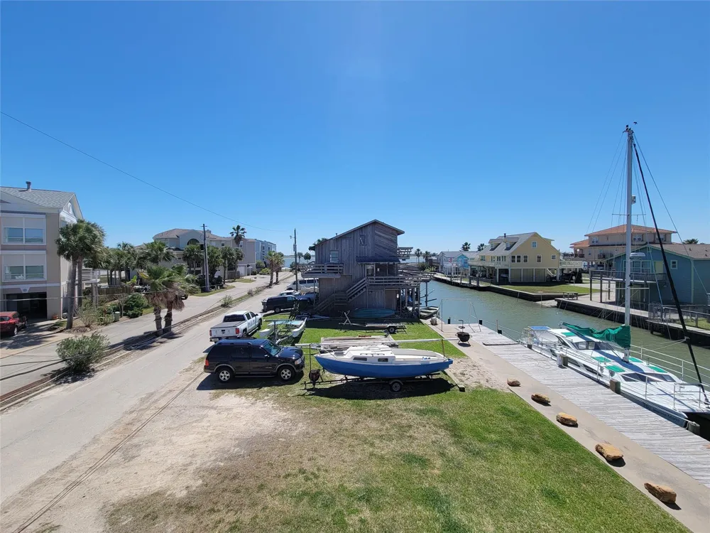 1001 Bamar Lane Galveston, TX 77554