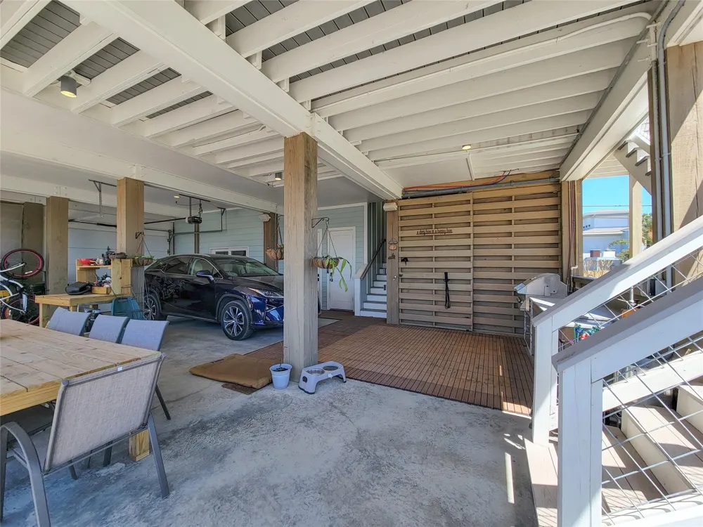 1001 Bamar Lane Galveston, TX 77554