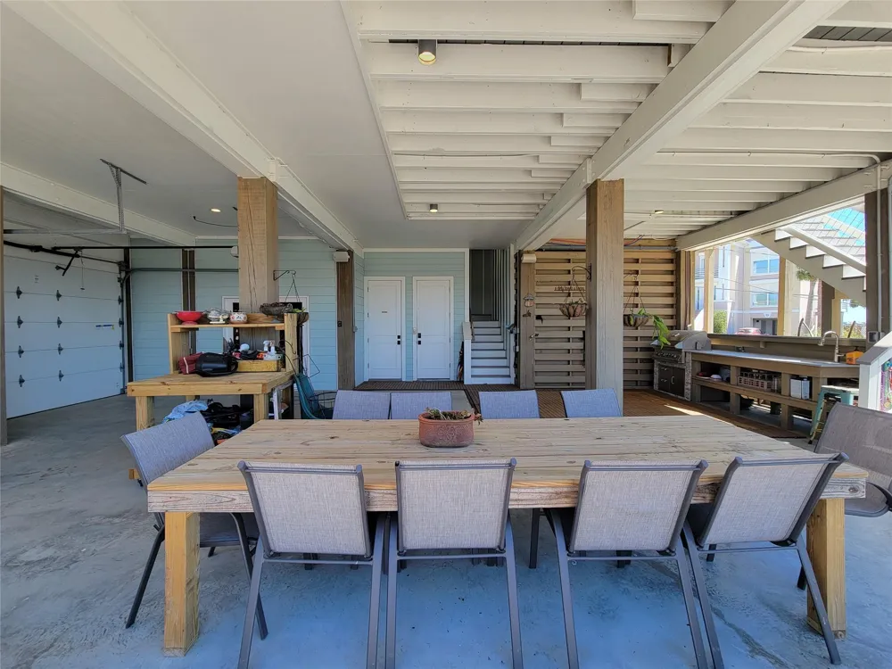 1001 Bamar Lane Galveston, TX 77554