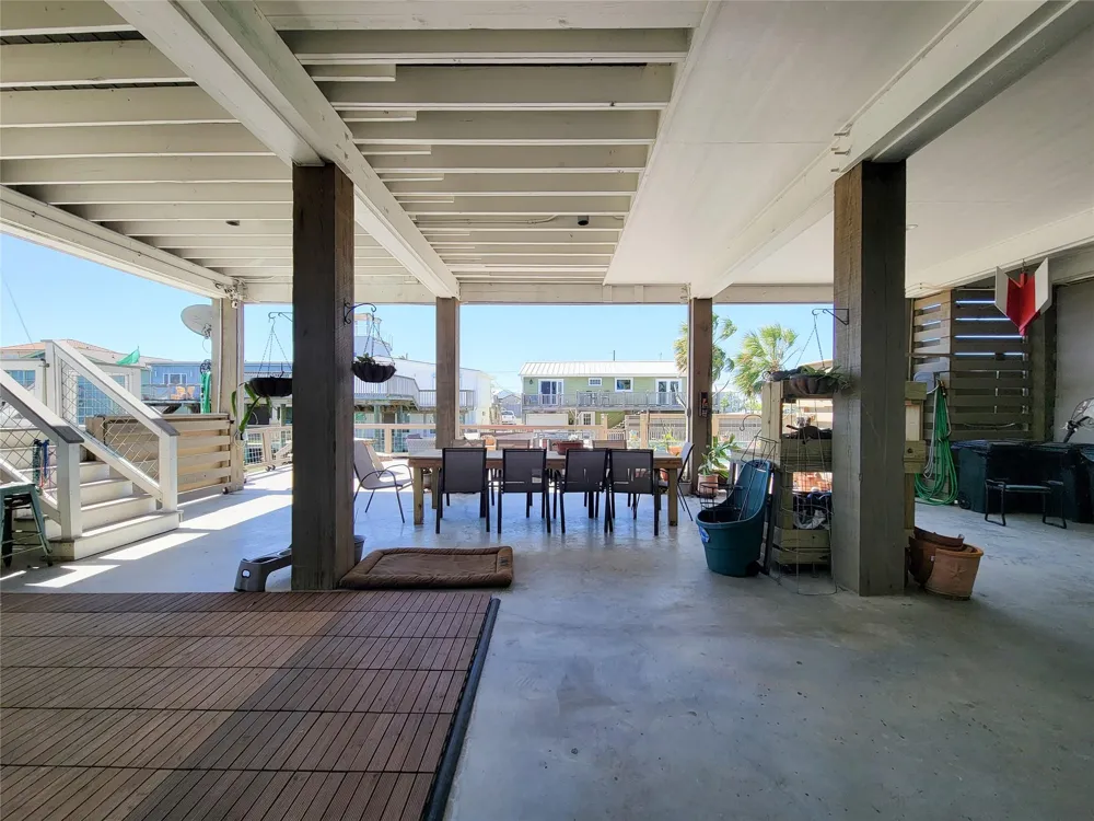 1001 Bamar Lane Galveston, TX 77554