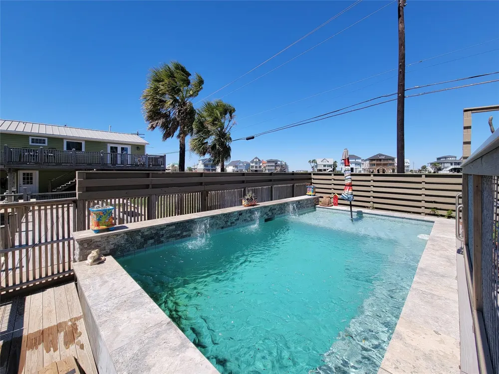 1001 Bamar Lane Galveston, TX 77554