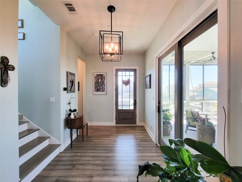 1001 Bamar Lane Galveston, TX 77554