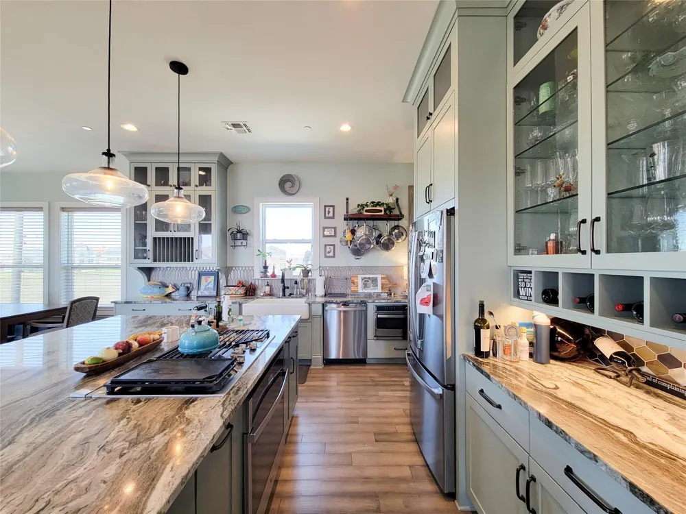 1001 Bamar Lane Galveston, TX 77554