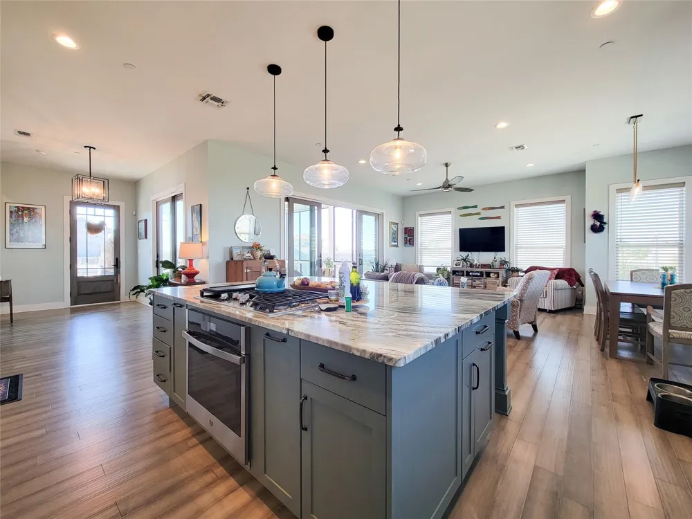 1001 Bamar Lane Galveston, TX 77554