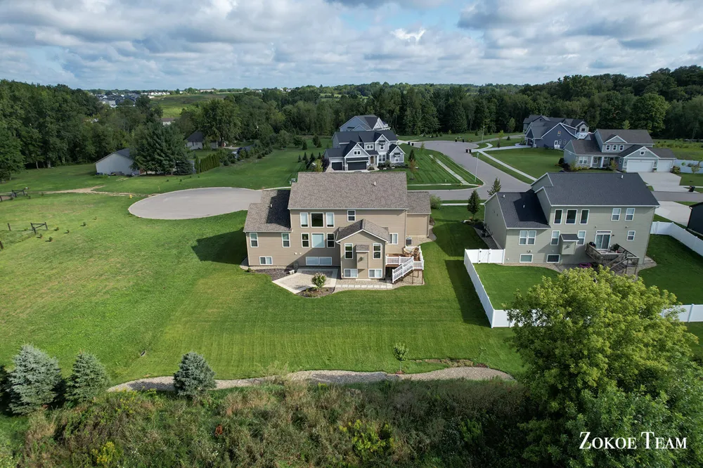 1936 Red Barn Drive Hudsonville, MI 49426