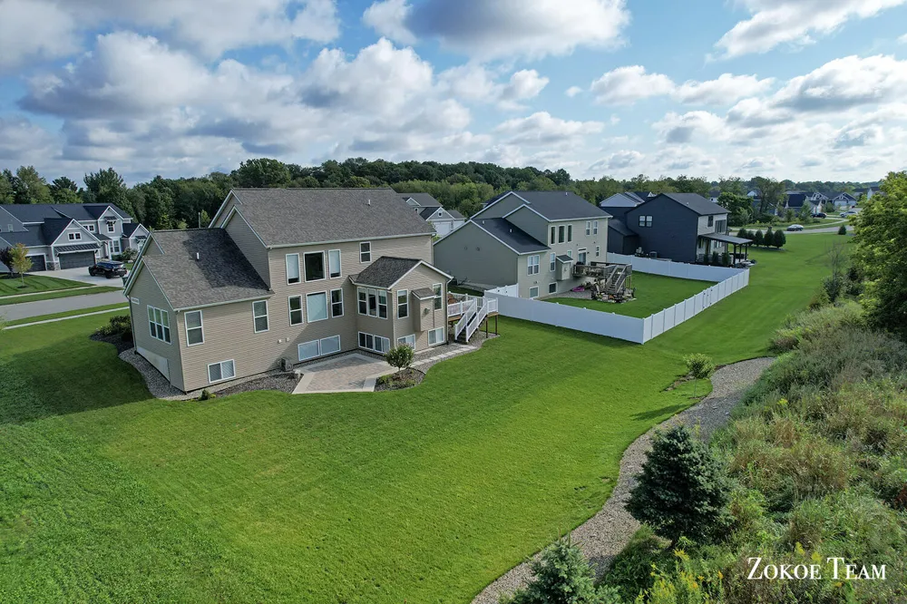 1936 Red Barn Drive Hudsonville, MI 49426