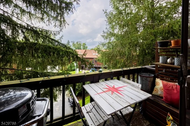 7 Sugar Loaf Ct #5 Unit 5 Vernon, NJ 07462