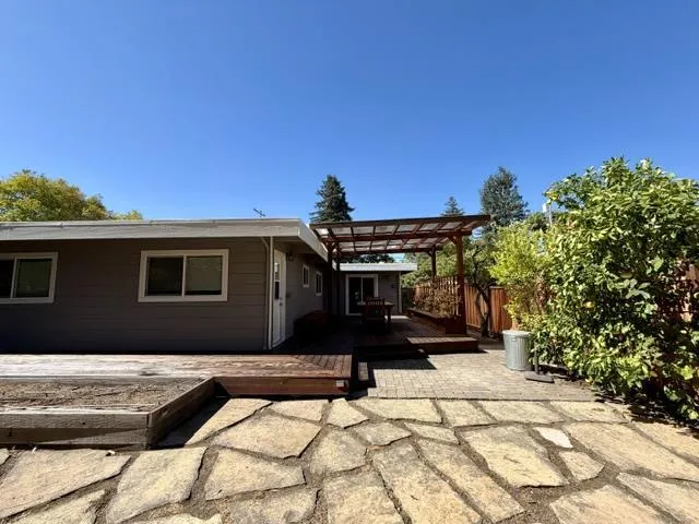 4235 Ruthelma Avenue Palo Alto, CA 94306