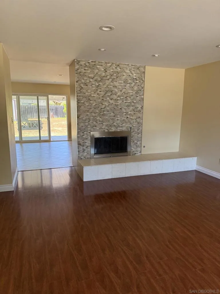 6370 Casselberry Way San Diego, CA 92119