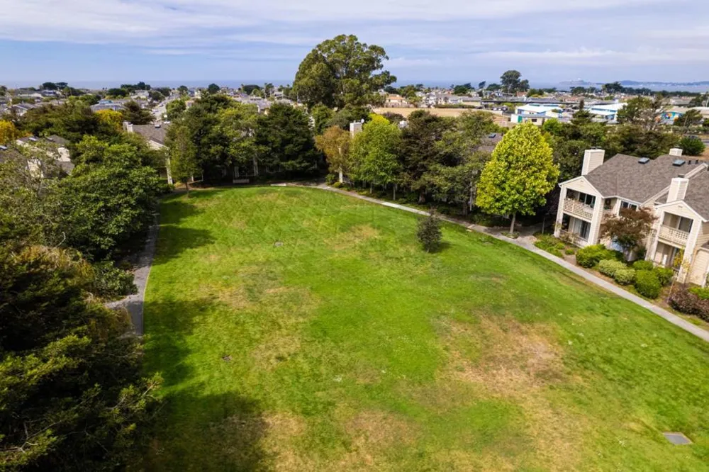 144 Amesport Half Moon Bay, CA 94019