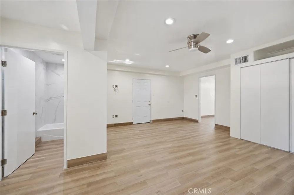 18930 Cantara Street Reseda, CA 91335
