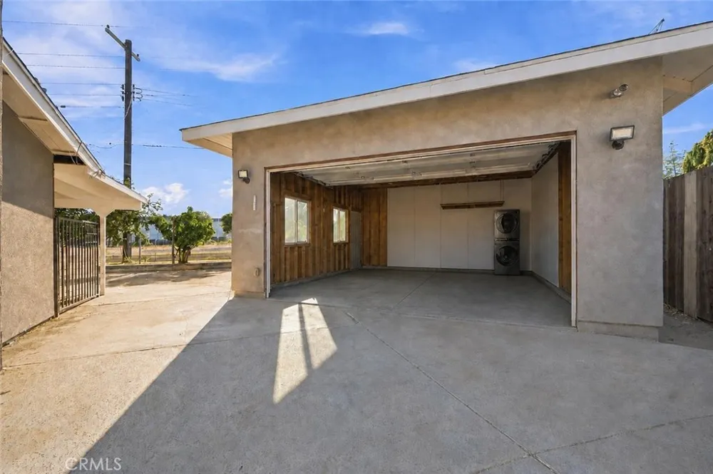 18930 Cantara Street Reseda, CA 91335
