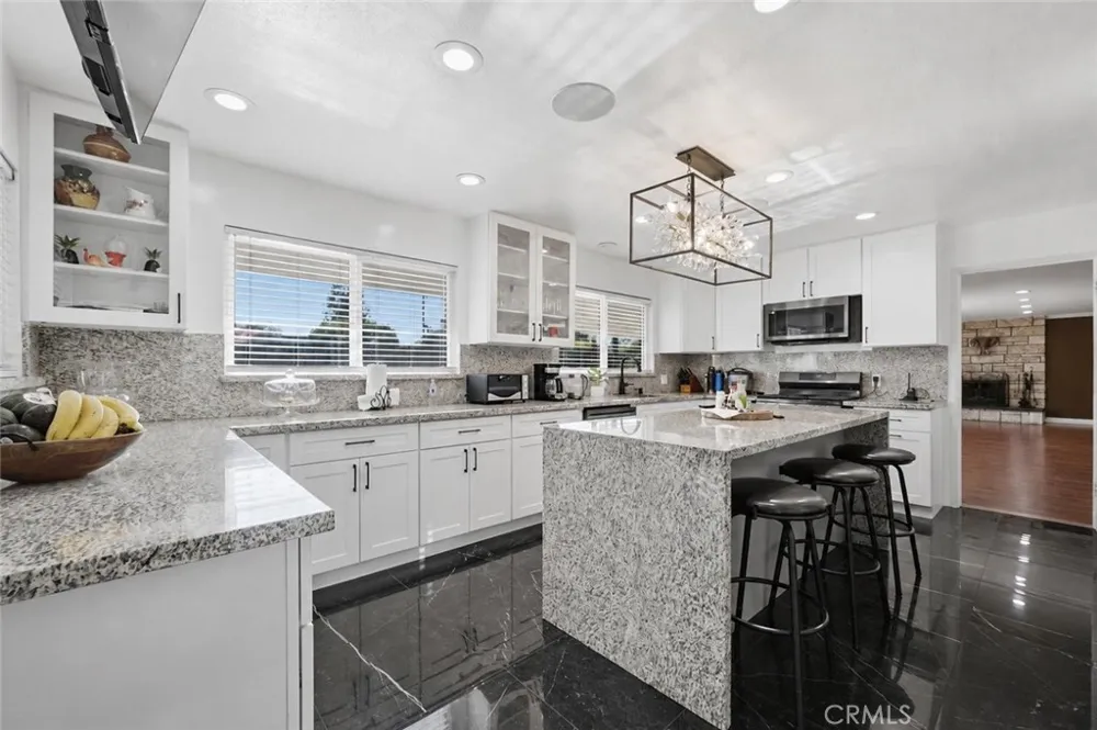 18930 Cantara Street Reseda, CA 91335