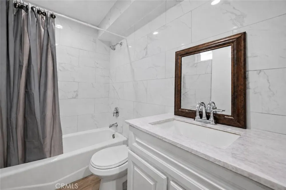 18930 Cantara Street Reseda, CA 91335