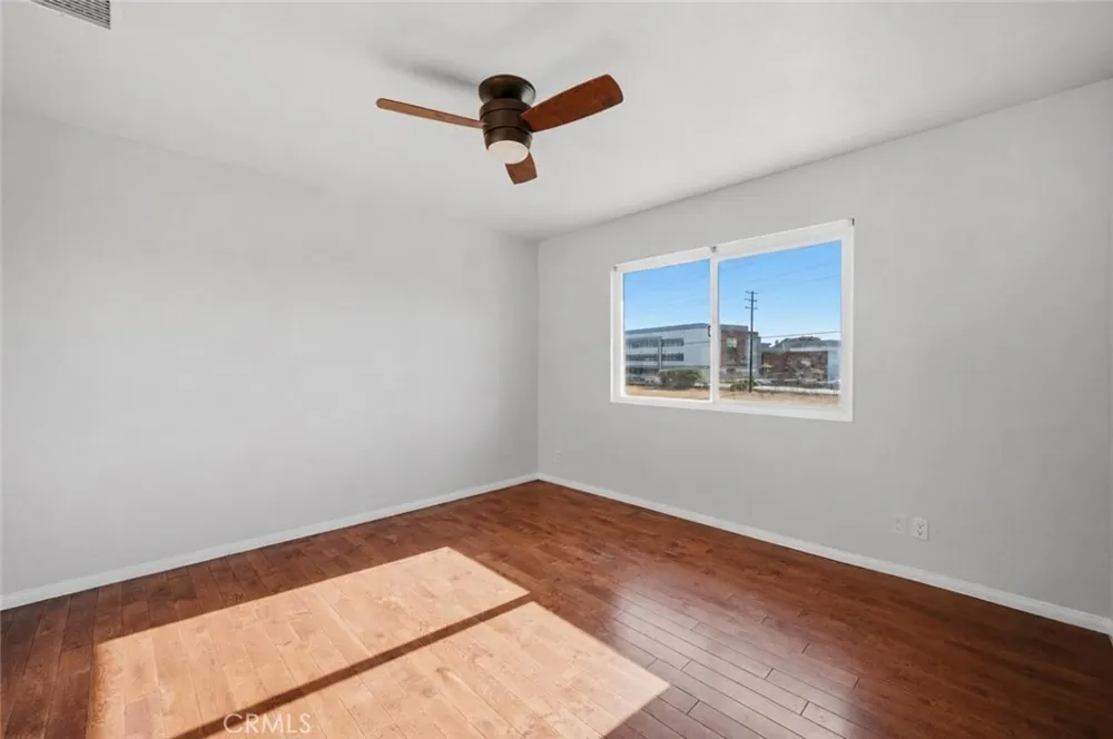 18930 Cantara Street Reseda, CA 91335