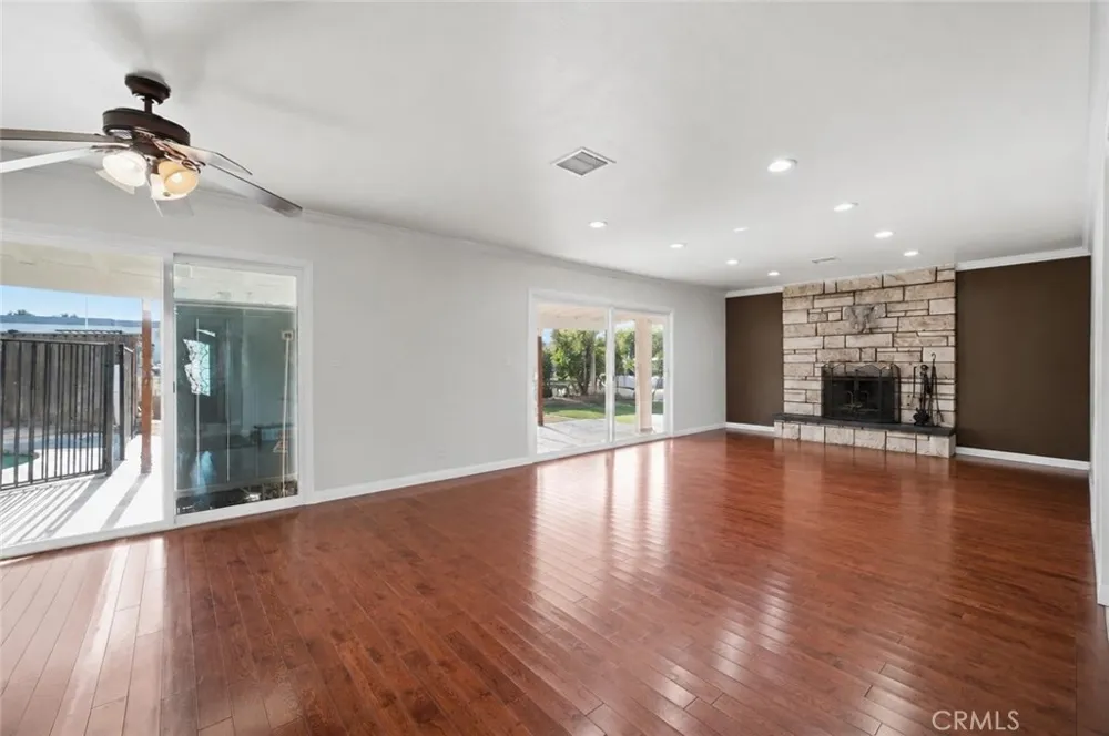 18930 Cantara Street Reseda, CA 91335