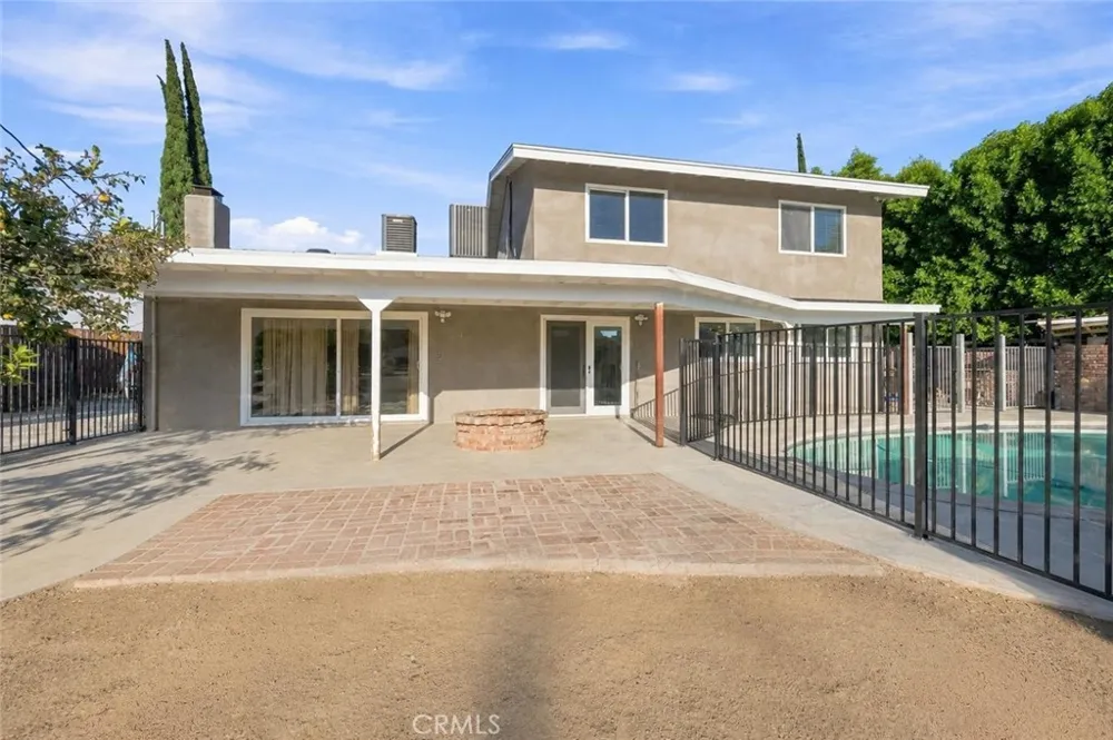18930 Cantara Street Reseda, CA 91335
