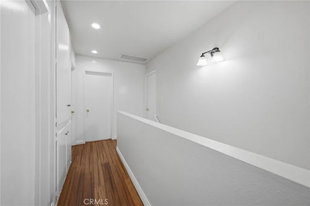 18930 Cantara Street Reseda, CA 91335