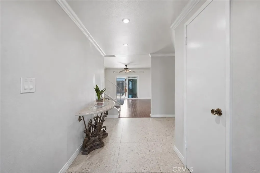18930 Cantara Street Reseda, CA 91335