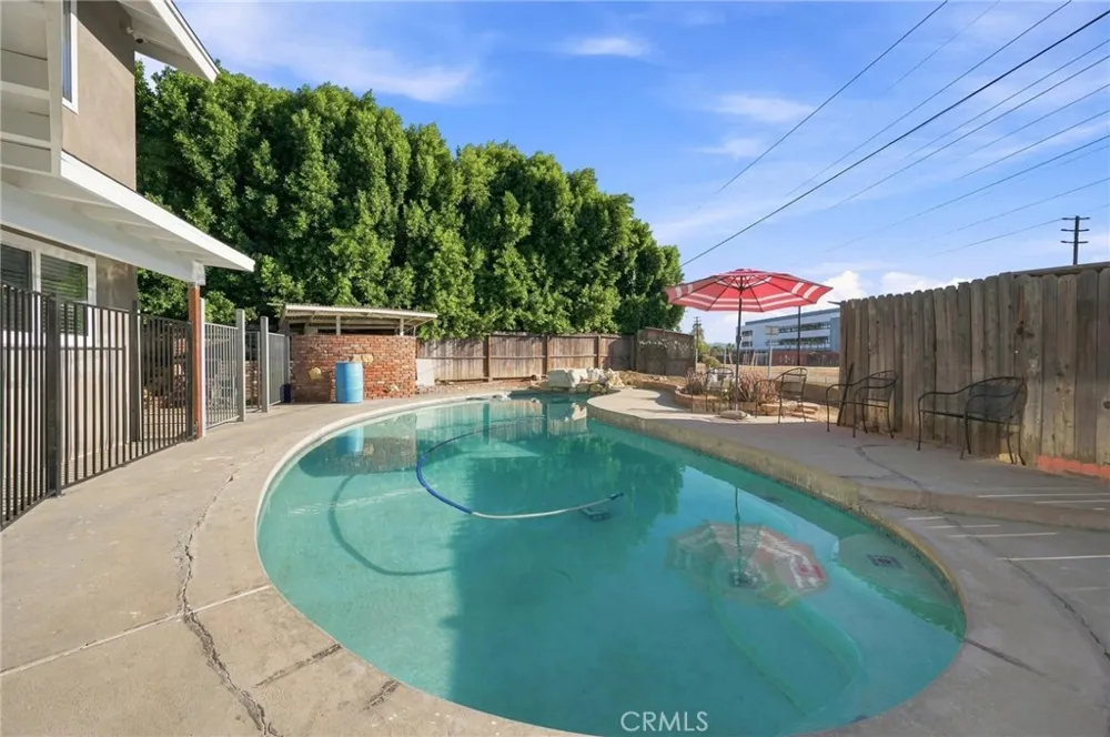 18930 Cantara Street Reseda, CA 91335