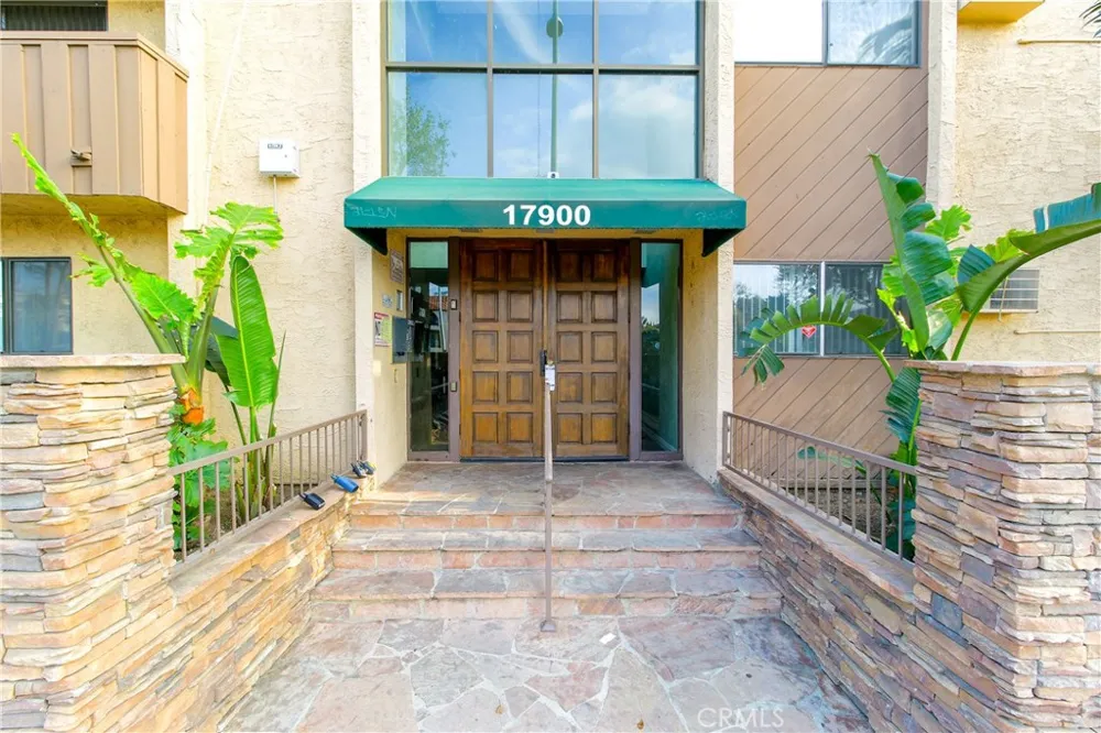17900 Sherman Way #118 Reseda, CA 91335
