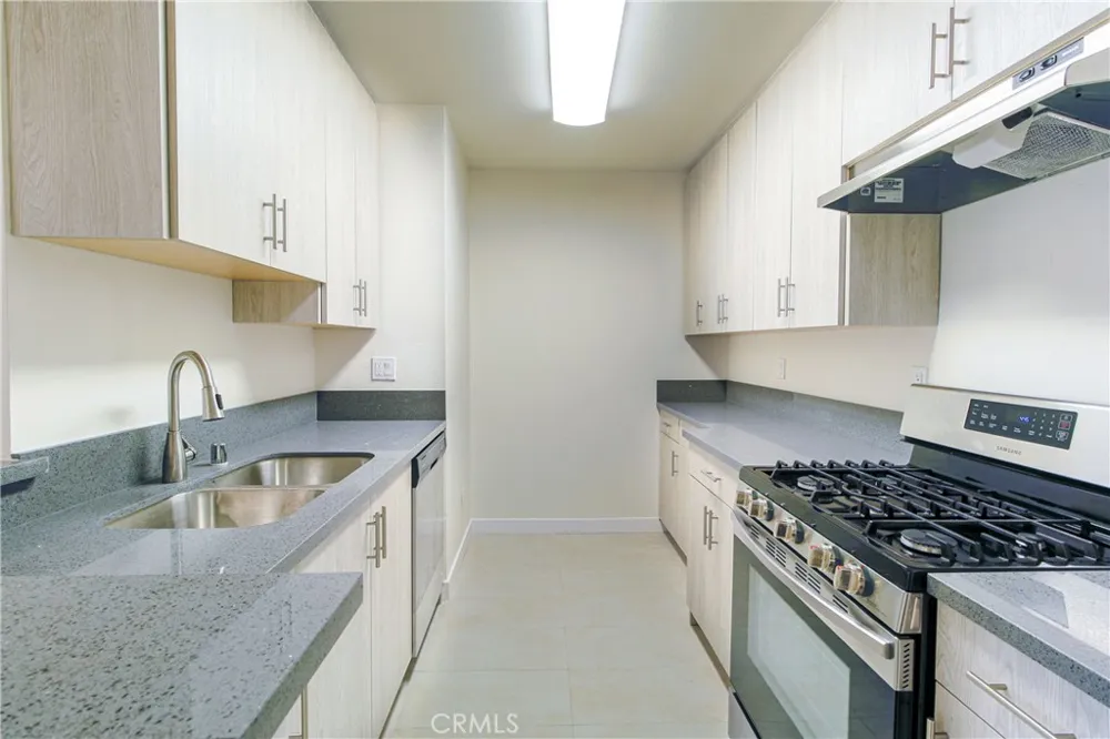 17900 Sherman Way #118 Reseda, CA 91335