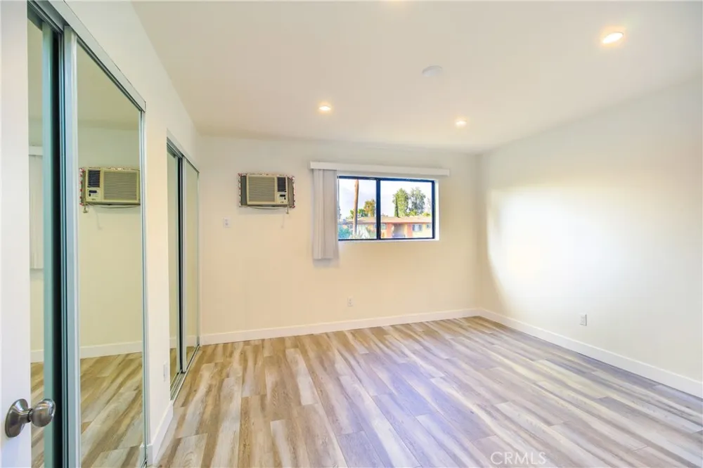 17900 Sherman Way #118 Reseda, CA 91335