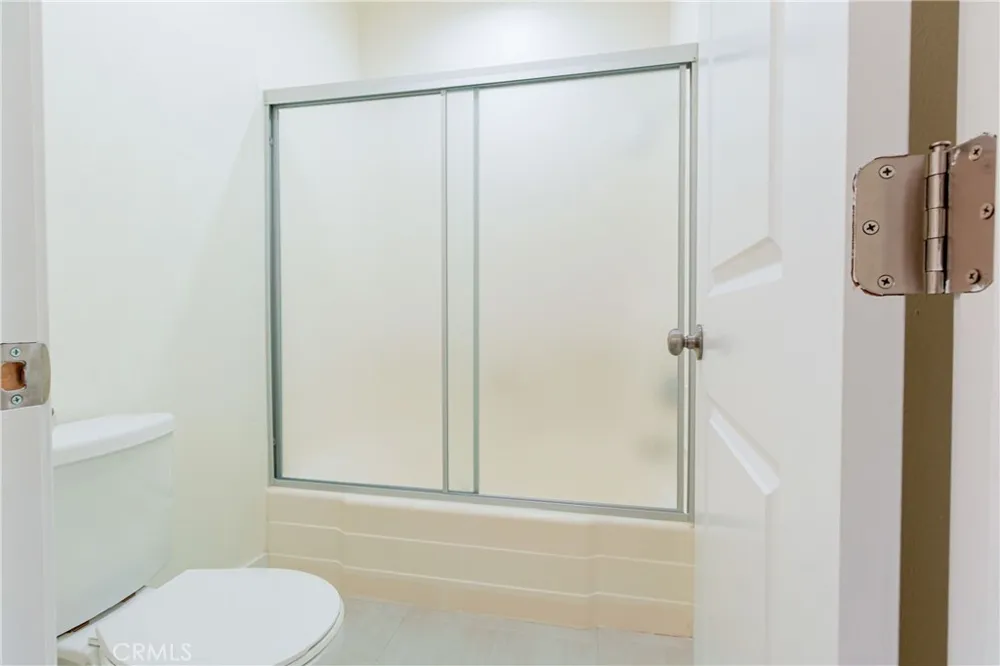 17900 Sherman Way #118 Reseda, CA 91335